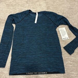 NWT Lululemon swiftly tech long sleeve 2.0. Size 10. Prism stripe turquoise tide